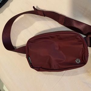 Lululemon Everywhere Belt Bag